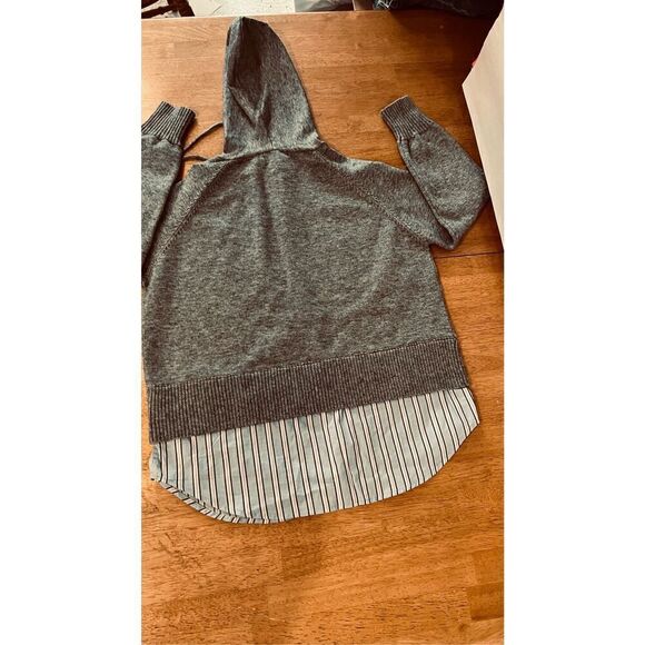 AQUA GRAY HOODED PULLOVER SWEATER WOMENS SZ S BUILT IN SHIRT - Picture 9 of 10